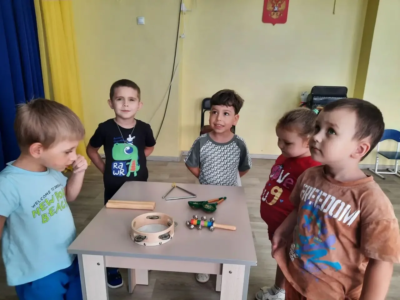 Сегодня воспитанники компенсирующей группы компенсирующей направленности для детей с ТН...