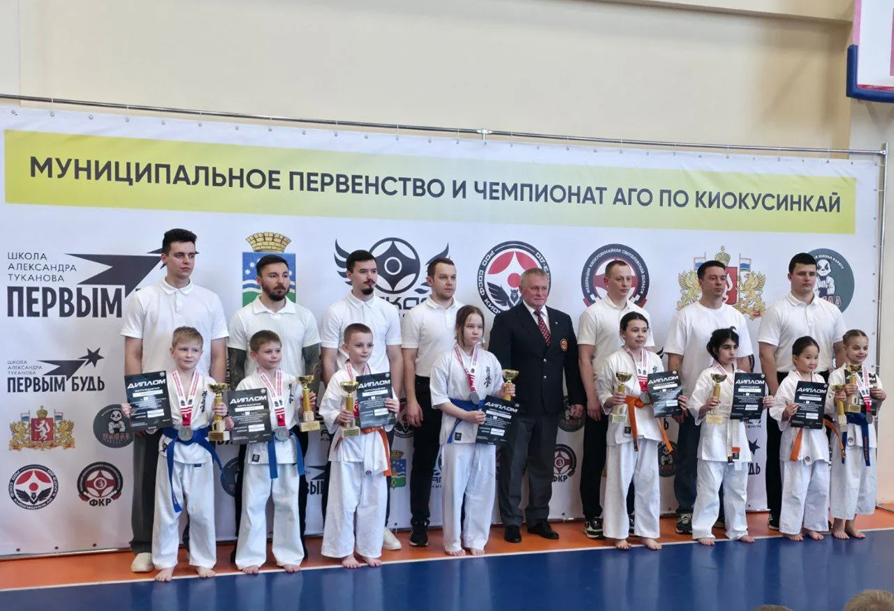 14 марта в городе Арамиль ученик 1Е класса Гущин Алексей выиграл Муниципальное первенство и чемпиона