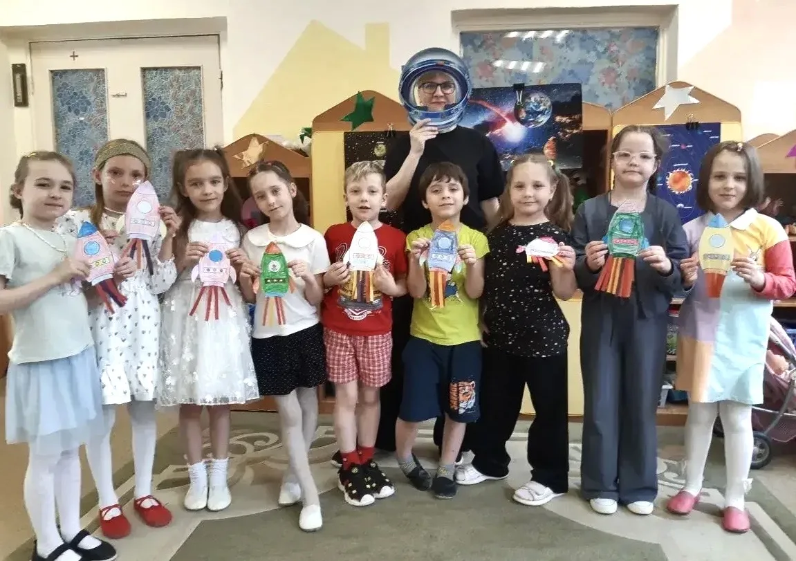 ДЕТИ О КОСМОСЕ 🚀 Космос – это безвоздушное пространство за пределами атмосферы Земли и других небесн