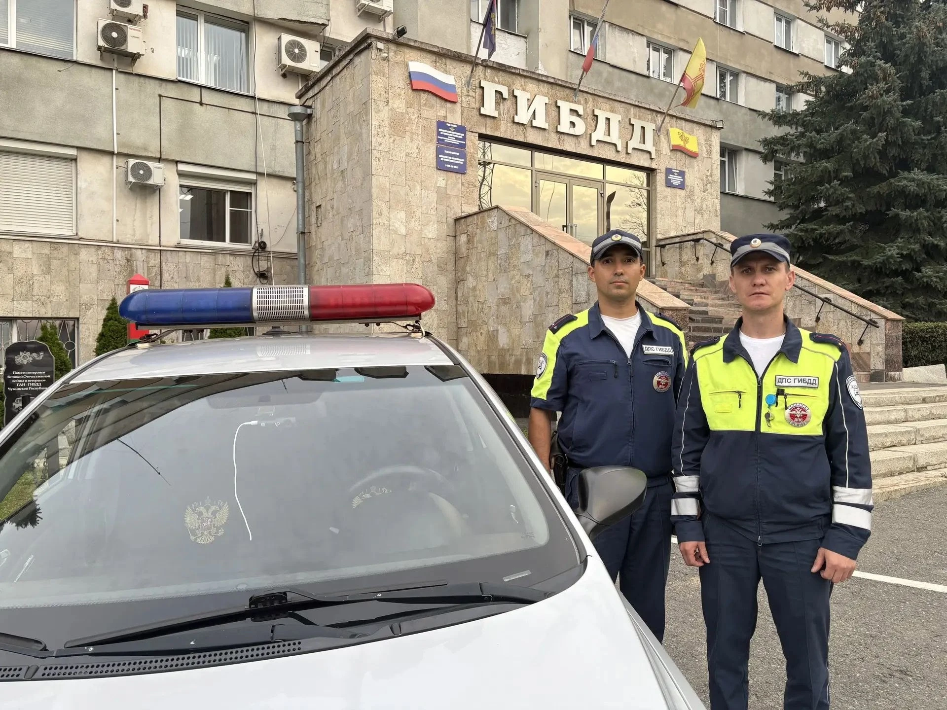 В Чебоксарах сотрудники Госавтоинспекции помогли женщине-водителю, у которой закончился...