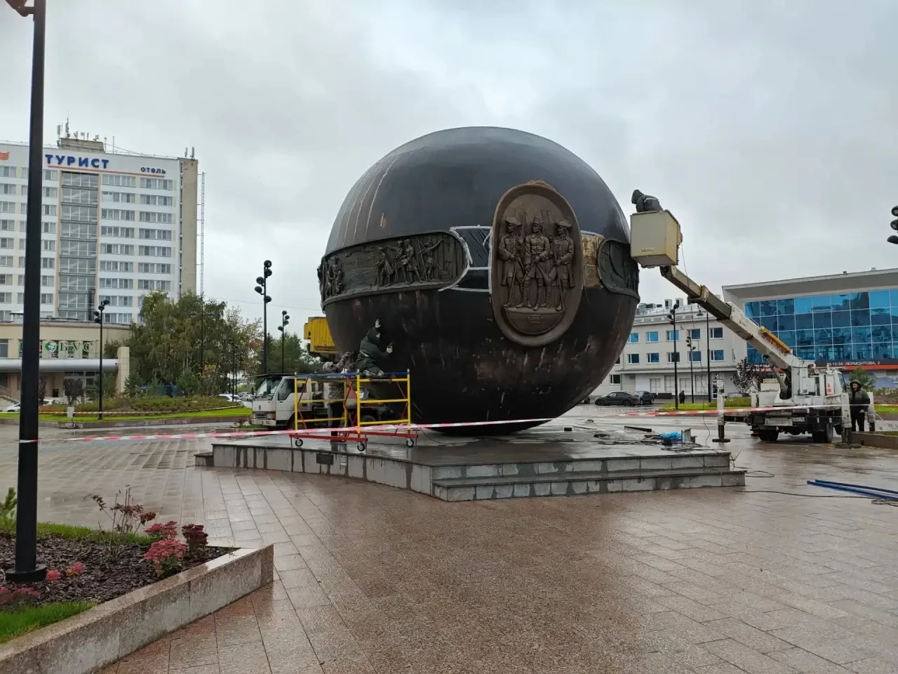 🎨 Шар «Держава» в Омске готовят к финальному окрашиванию