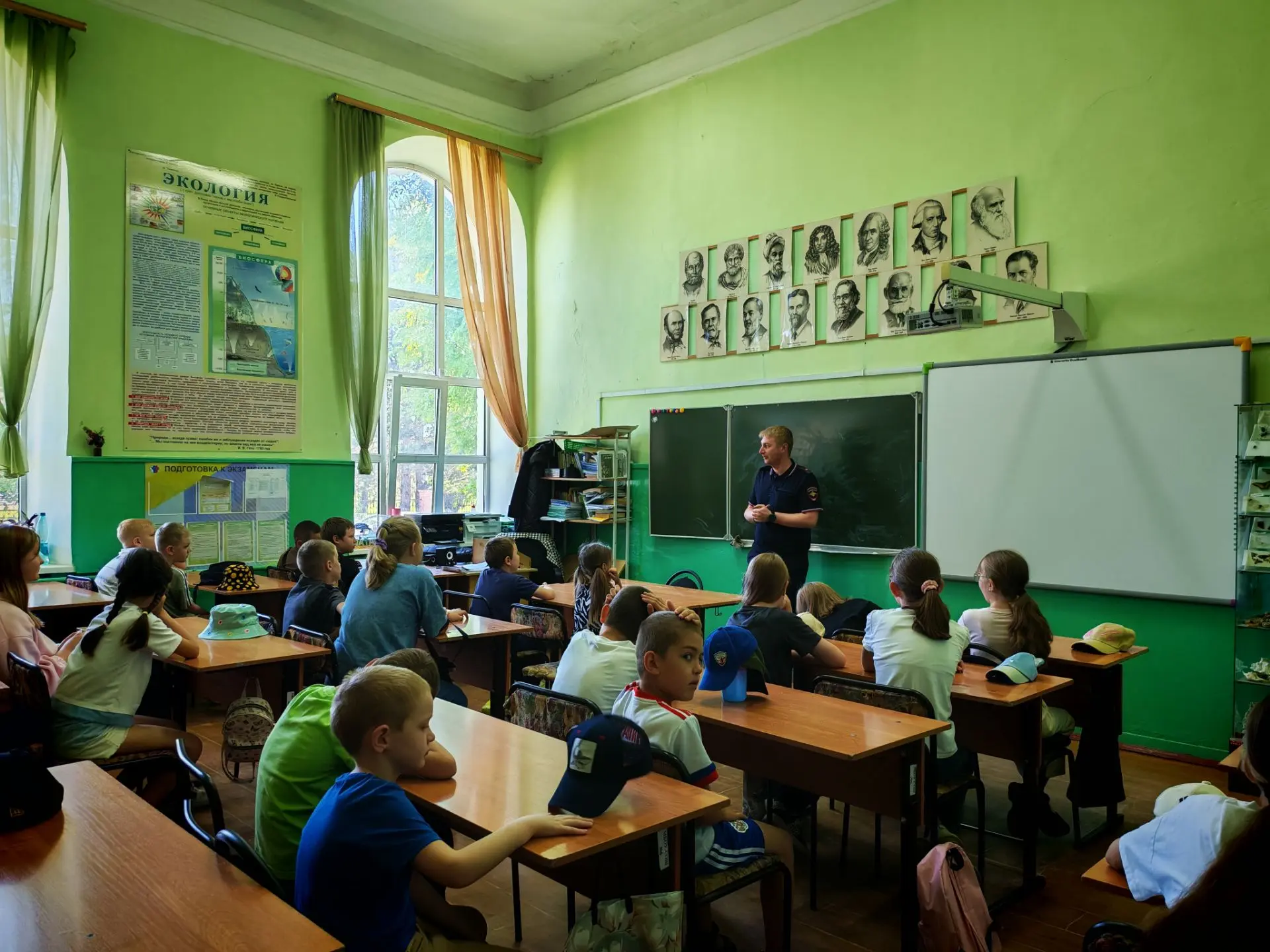 В рамках мероприятий, посвященных детской безопасности и профилактике антитеррора, старшим инспектор