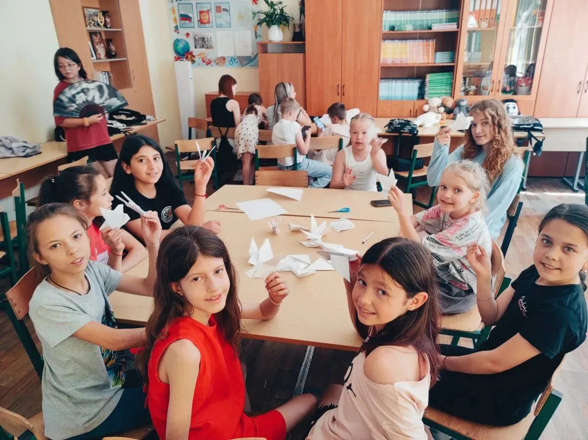 🕊️Птички в "Юности"! 

🔥Дворянинова Вероника и Максимова Ирина провели мастер-класс!

♥️Девочки со