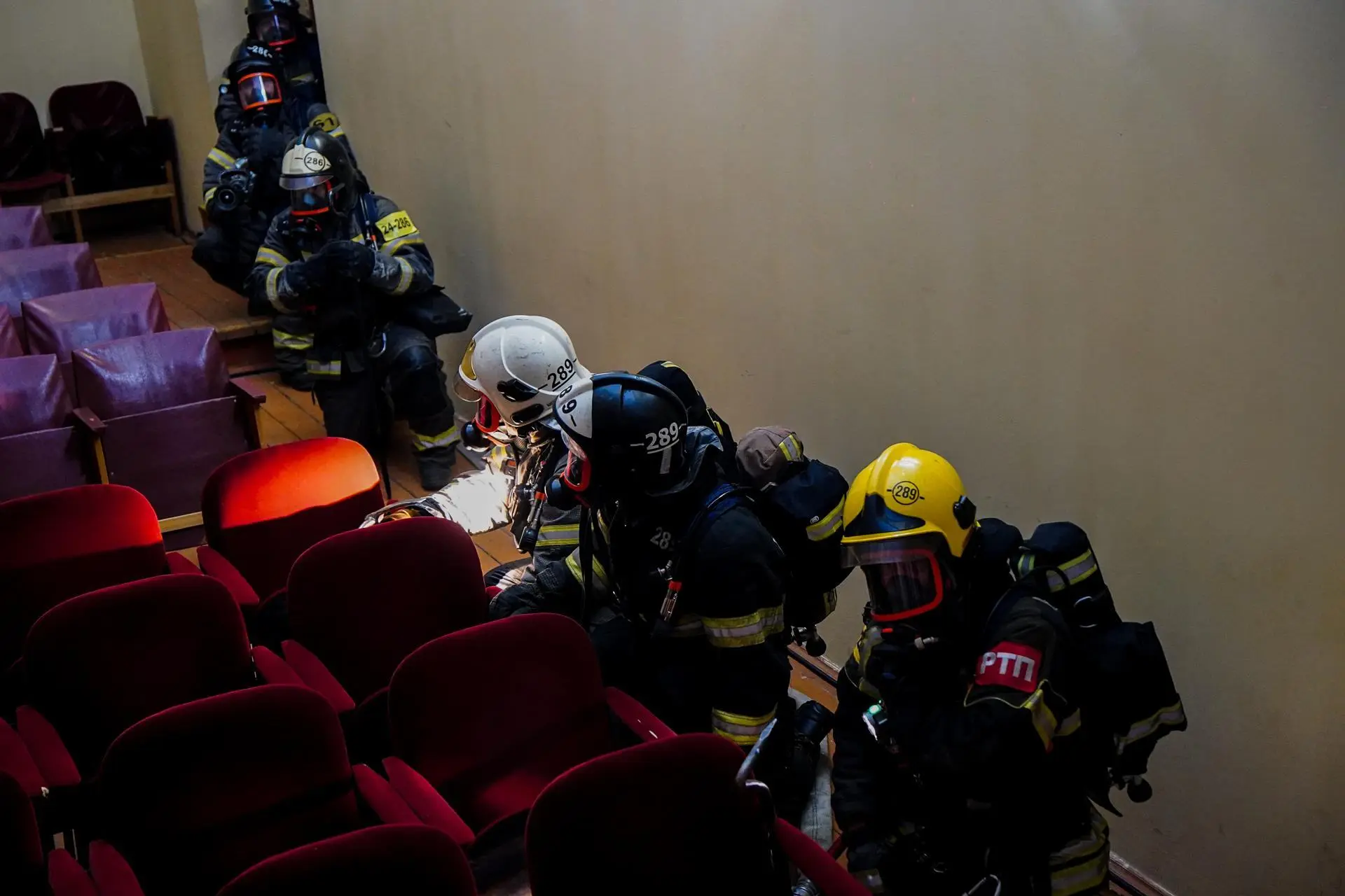 🔥 Зрительный зал в "дыму". Пожарные потушили условное возгорание в ДК 🎭  🚒 Вчера тишину посёлка Шату