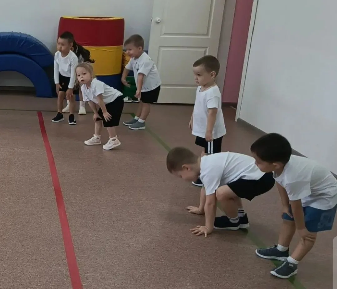 🎉 Первые занятия по физической культуре во второй младшей группе №3 в физкультурном зале!
