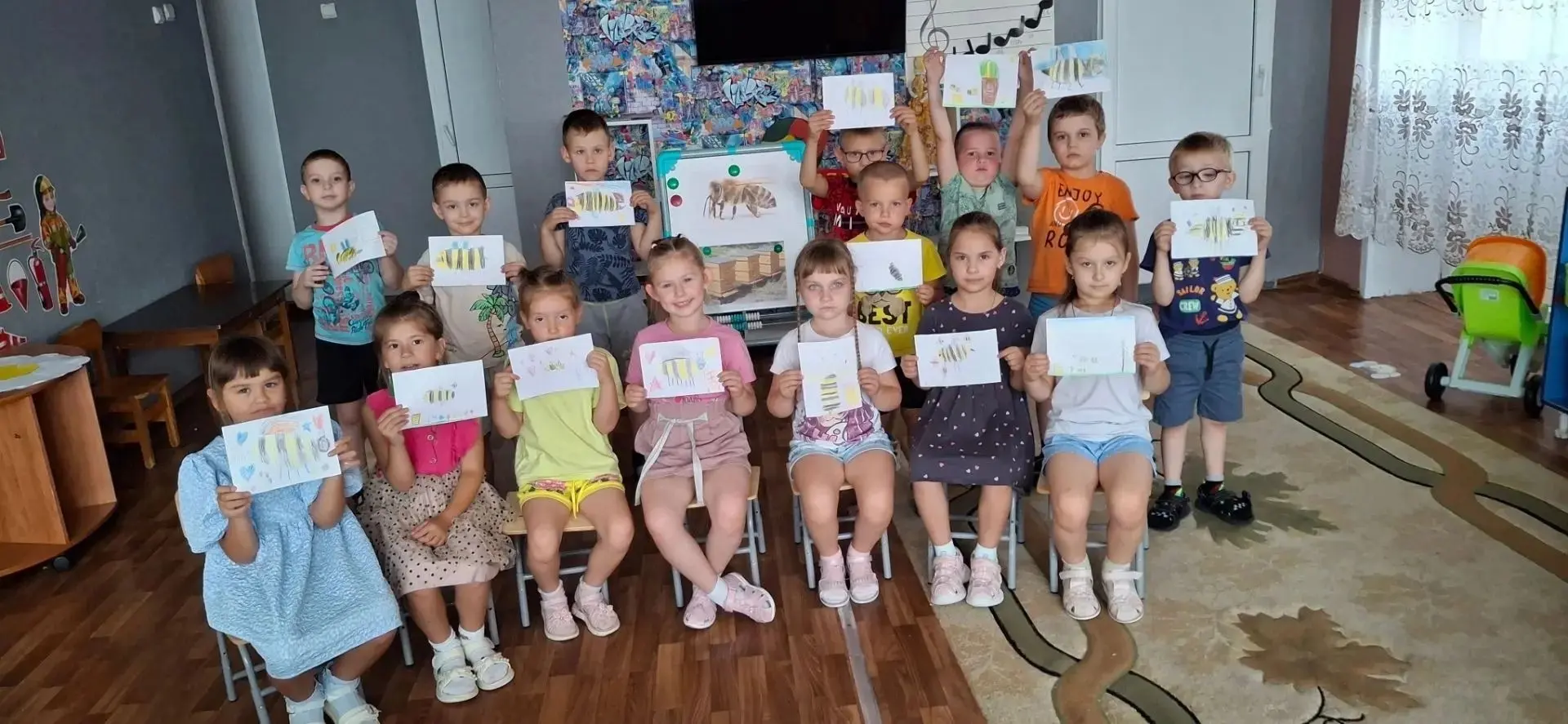 "ПОКА МАМА НА РАБОТЕ"