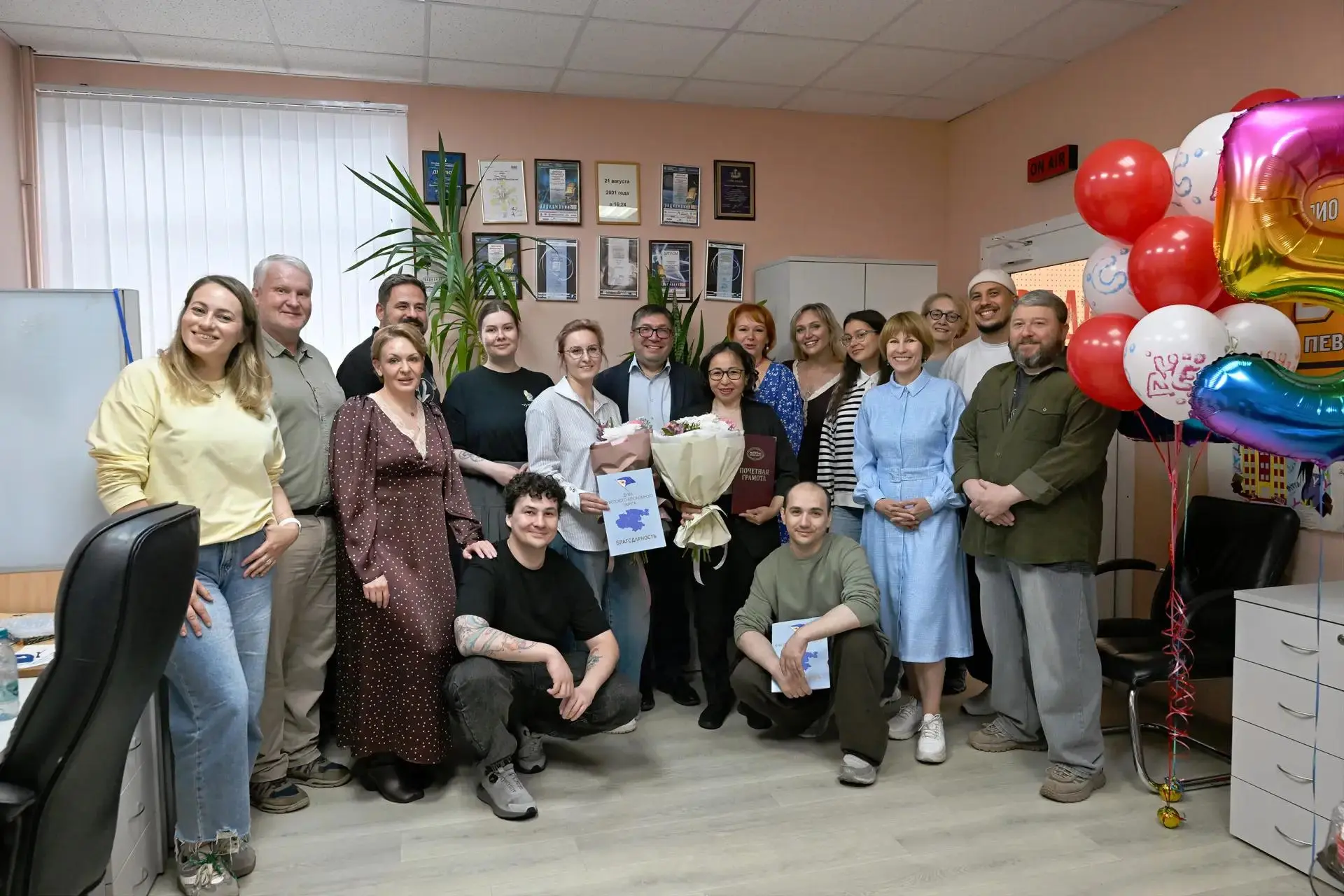 Леонид Николаев поздравил коллектив «Радио Пурга» с 25-летним юбилеем