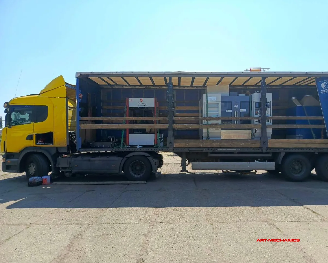 🚚 Отгрузка вертикально-фрезерного станка с ЧПУ AKIRA SEIKI SV 815 в комплекте с паллет...