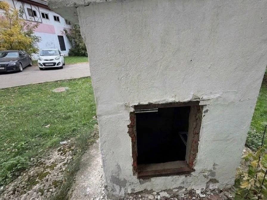 ⚠️ На Яхромской улице обнаружили опасный элемент