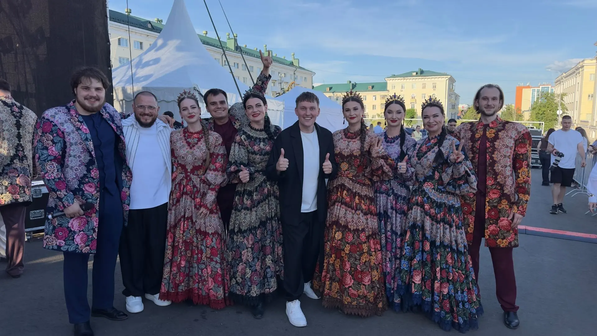 Дорогие друзья! Ну вот и позади праздник нашего города и день России! Поздравляем вас с этими событи