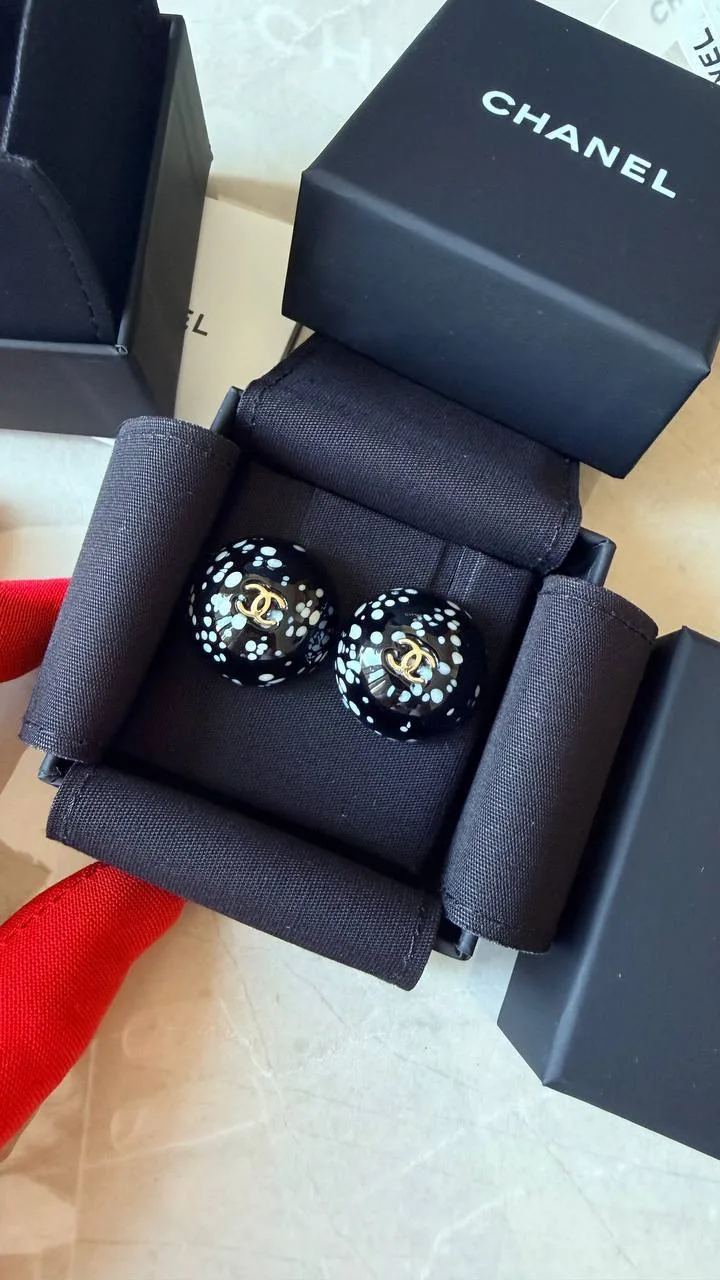 В НАЛИЧИИ В МОСКВЕ🔥

Серьги Chanel
Коробка, лента

Цена — 105 000₽

Для заказа писать Яне:

• ТГ:  
