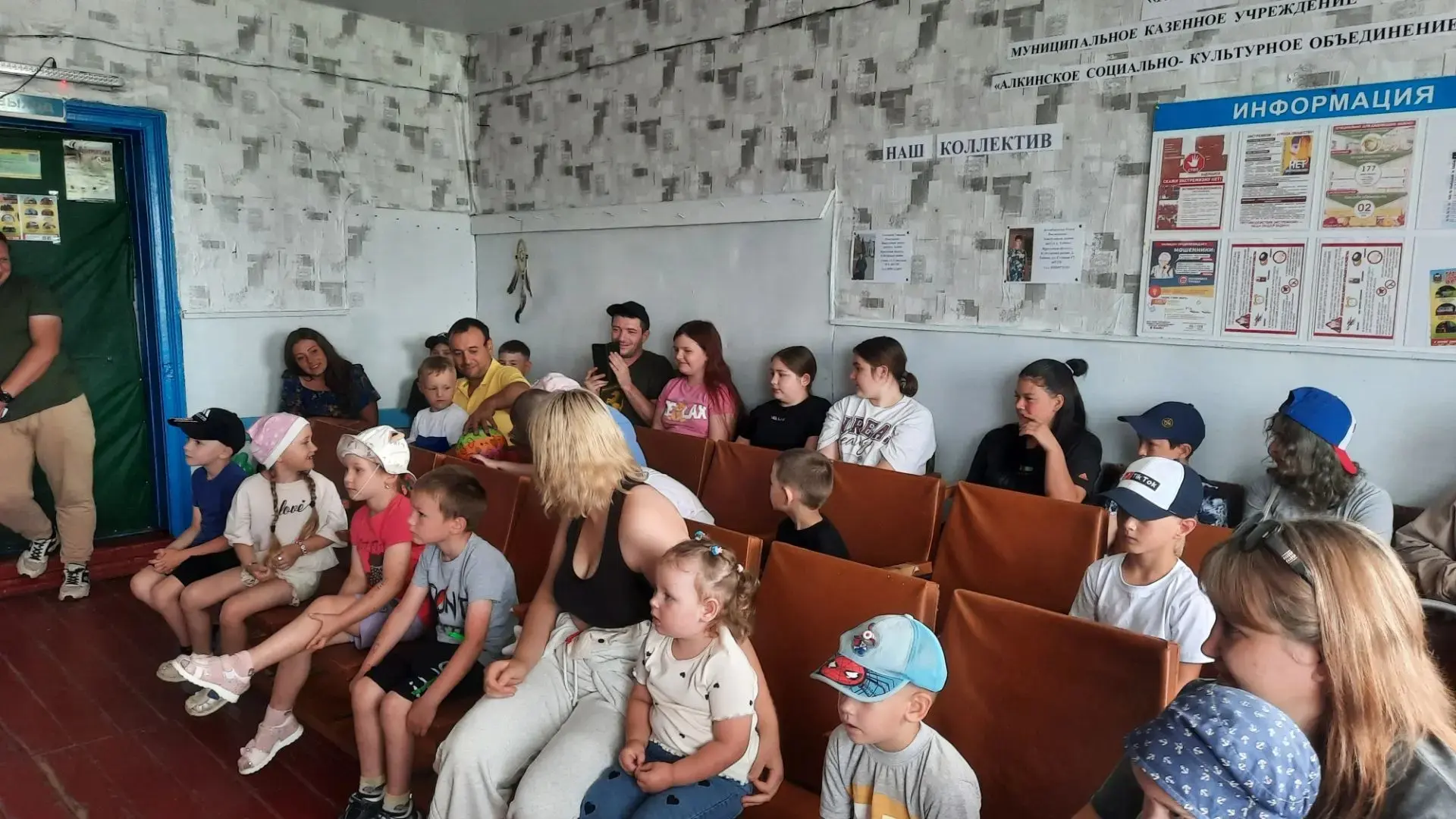 Сегодня в Доме досуга села Алкин состоялось яркое и незабываемое событие — шоу-программ...