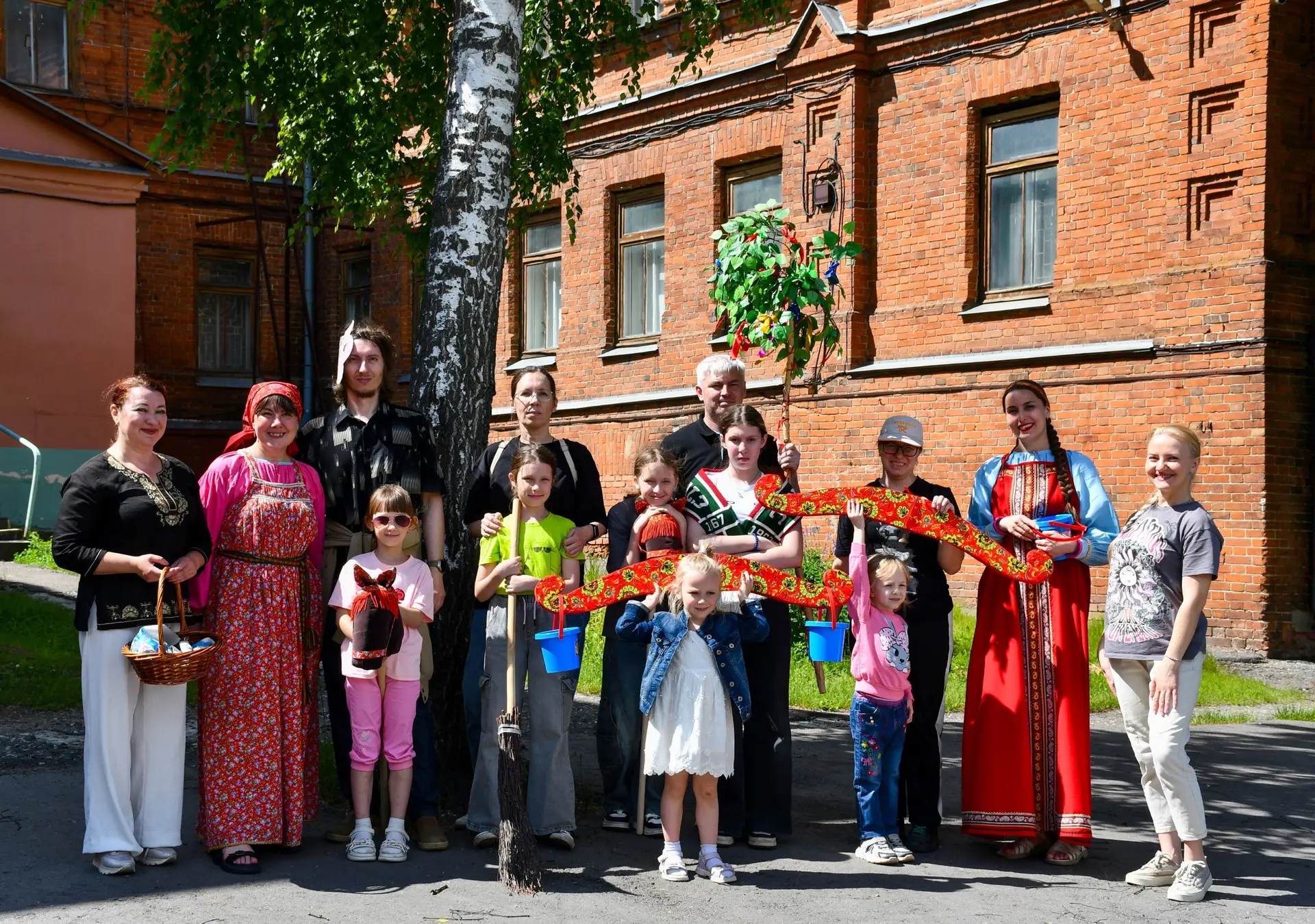 Как в Пензенском краеведческом музее лето красное встречали☀

🍃6 июня собрались в музее дорогие гос