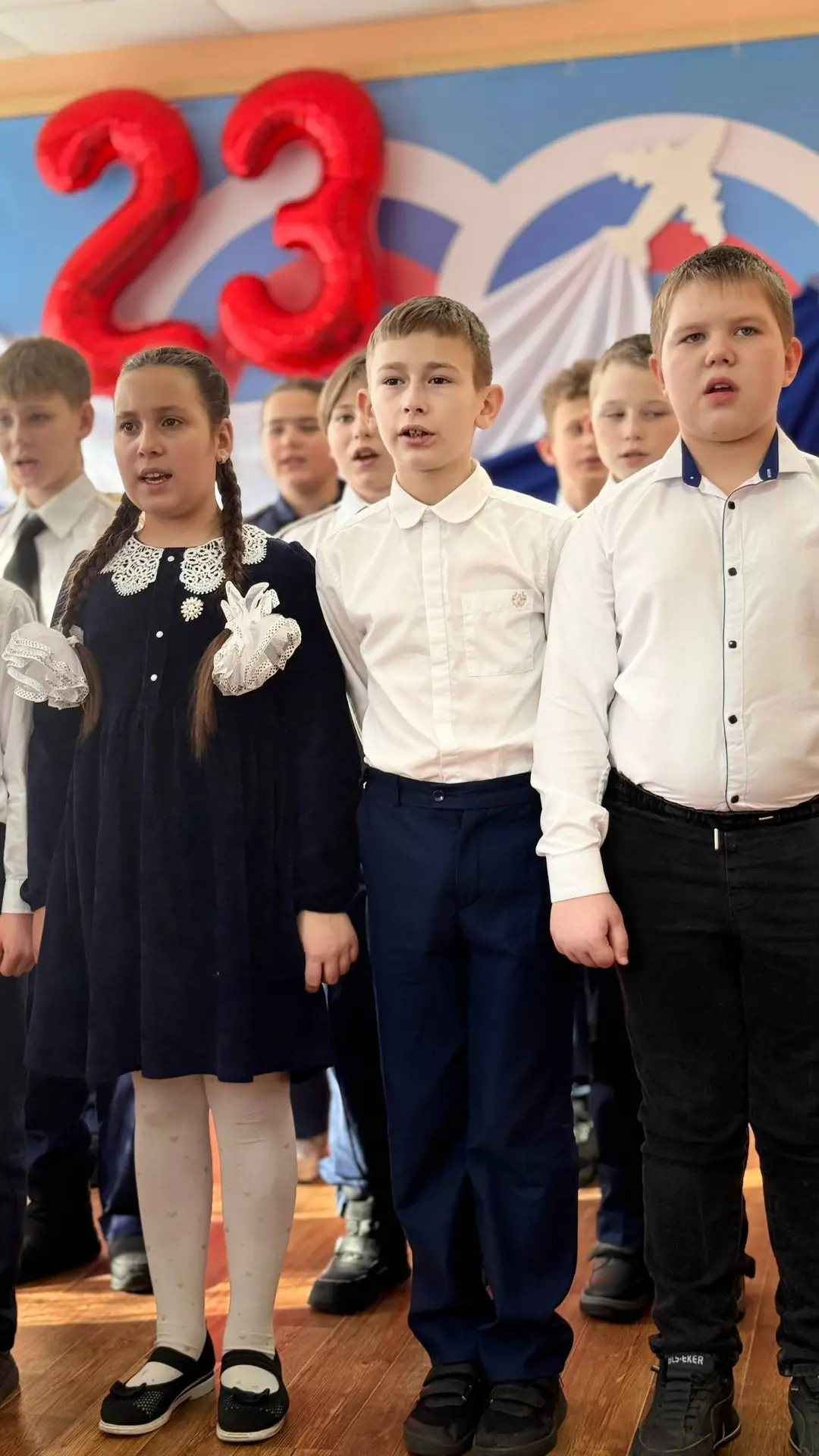 🇷🇺В преддверии 23 февраля в нашей школе прошёл праздничный концерт, посвящённый Дню з...