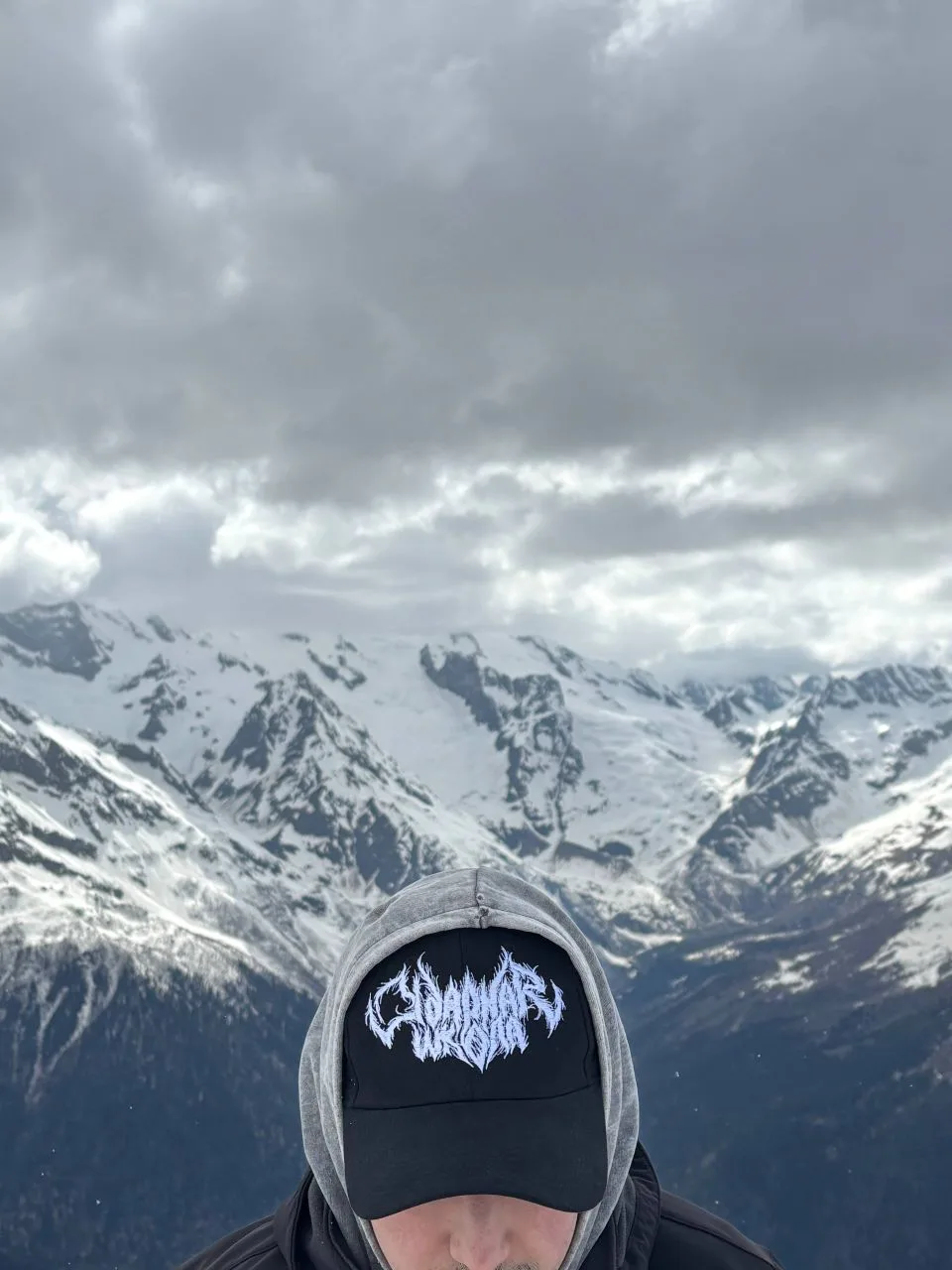 Это Федя приветы передаёт с Домбая 👋