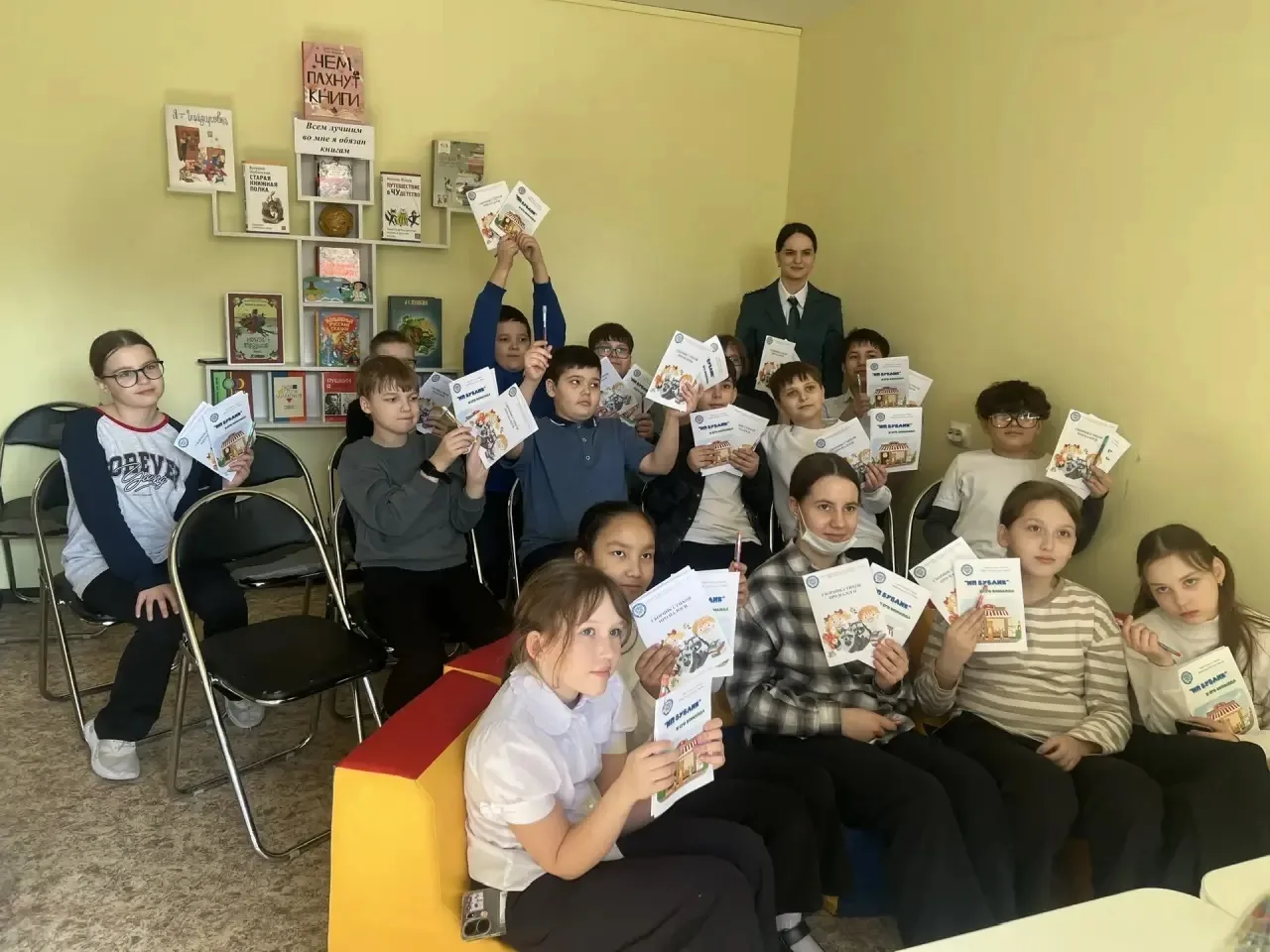 📚 4 «Д» класс в библиотеке №117: книги и финансовая грамотность  26 марта ученики 4 «Д» класса побыв