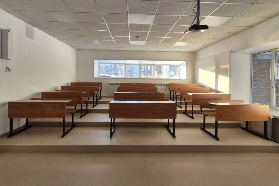 🏫 По народной программе в Стрежевом завершился капитальный ремонт школы №4  Более 800 учеников верну