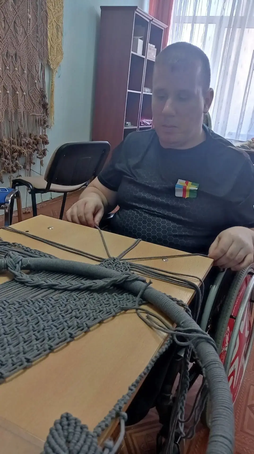 ✂🪡🧵🧶🪢 В вязально‑вышивальной мастерской Филиала N1 макраме - часть программы трудов...