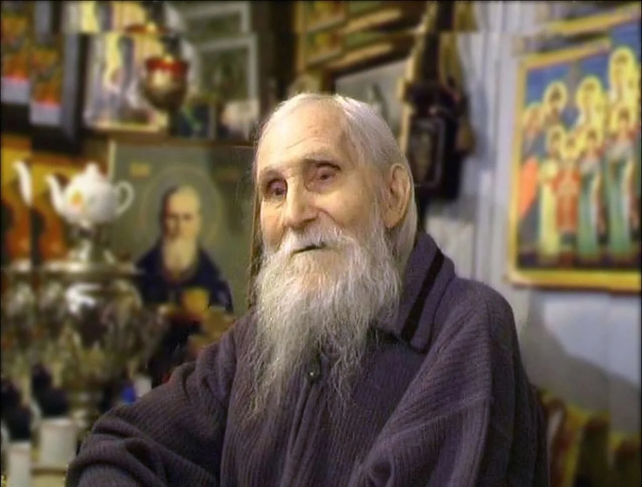 🕊 Батюшка советовал: «Спросят тебя, как ты живешь, а ты перекрестись и скажи: „За все ...