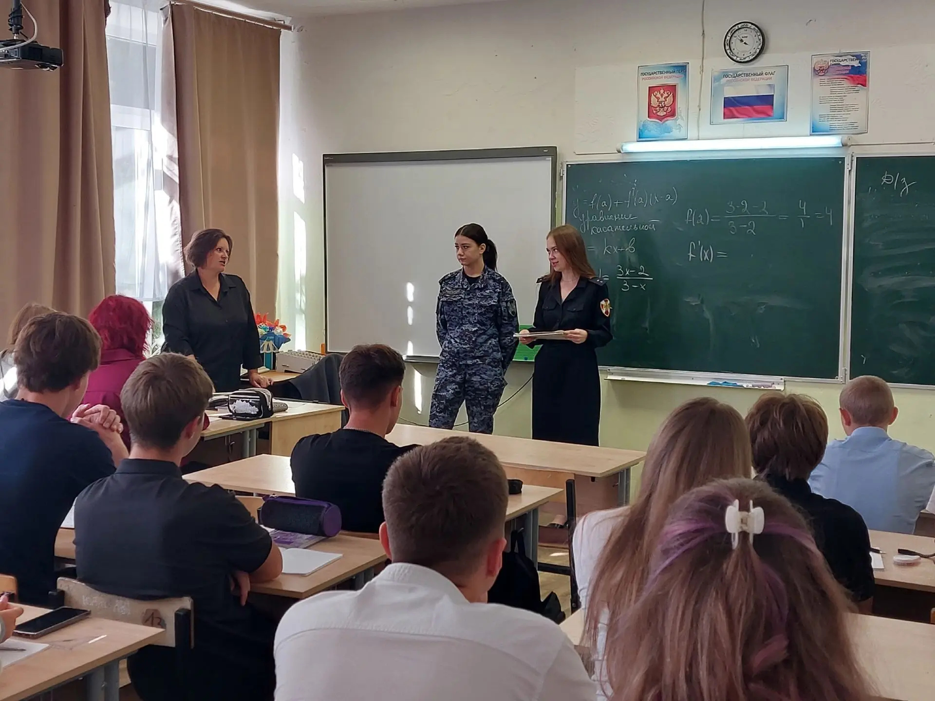💡Для учащихся 10 и 11 классов прошли профориентационные беседы.