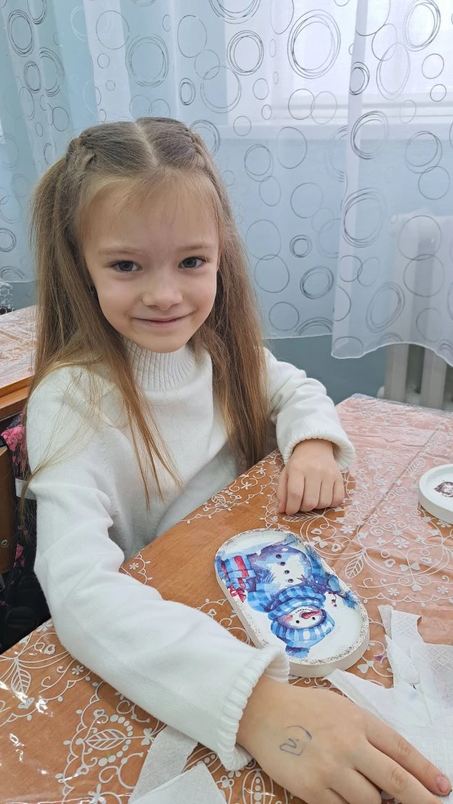 ✨ Творчество, согретое любовью: мастер-класс от наших супер-мам! В День многодетной семьи в 1-Б клас