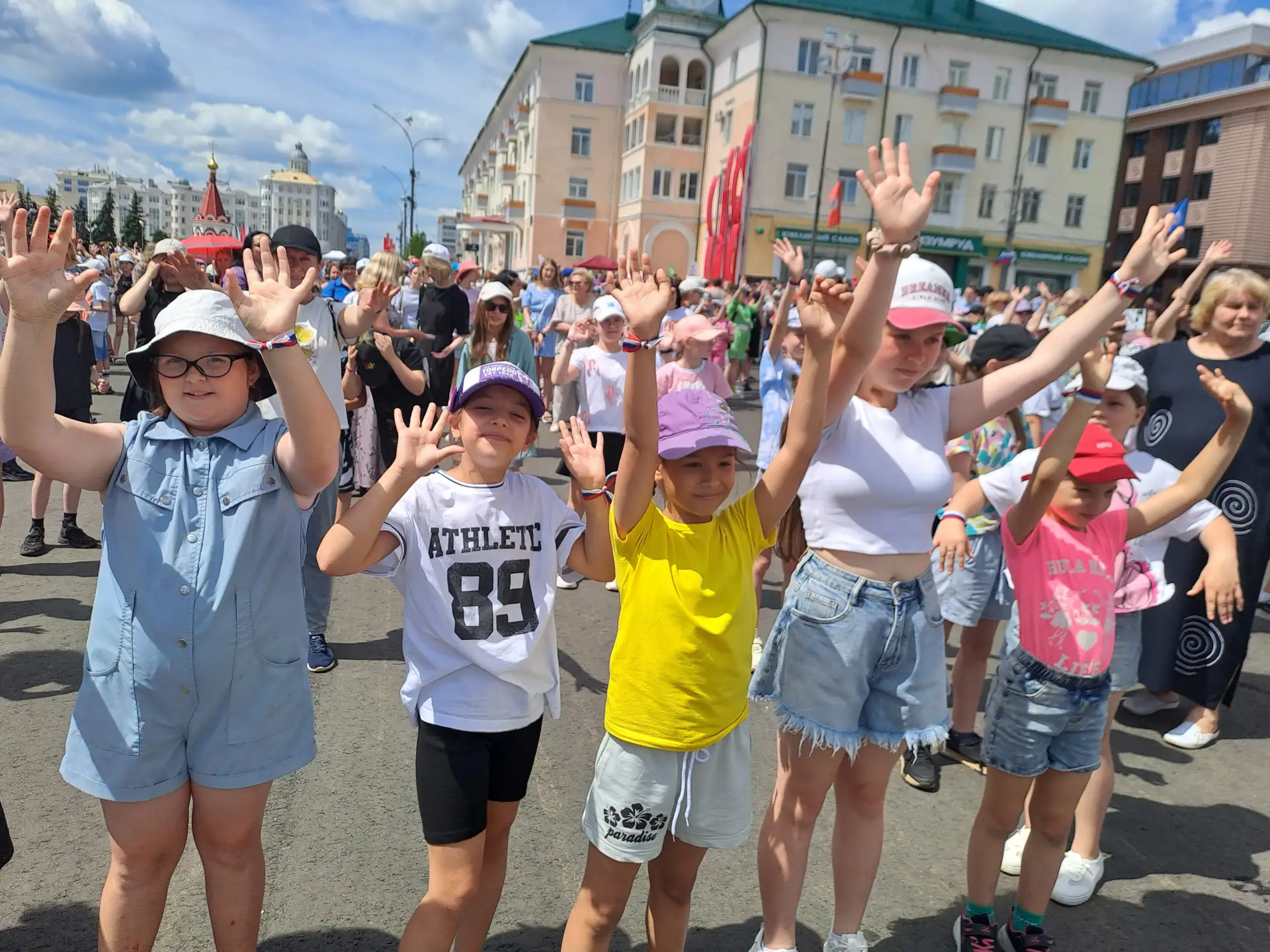 Сегодня дети в лагере "Старт" присоединились к большому празднику посвящённому Дню Росс...