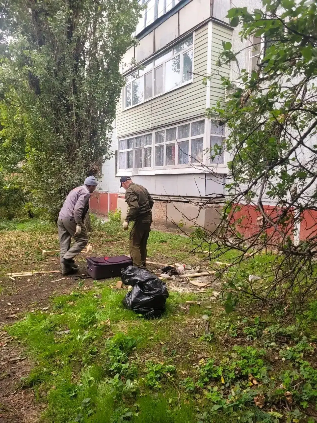 🍂 Центральный территориальный отдел № 1: субботник объединил жителей и управляющую ком...