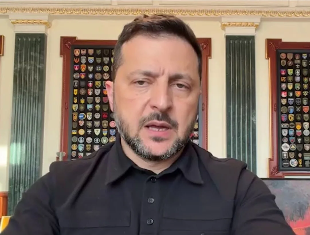 👔 Зеленский устроил истерику из-за якобы ударов РФ по аэропортам Киева
