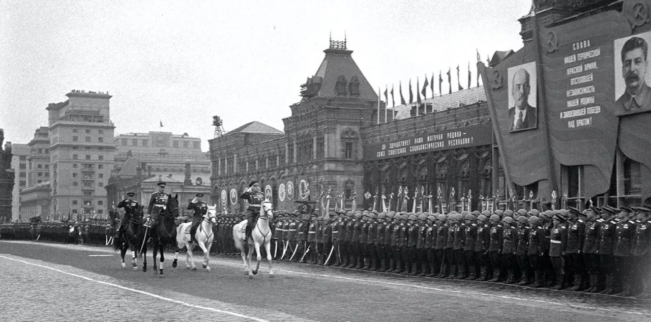 ⭐️ 81 год назад, 24 июня 1945 года на Красной площади прошёл Парад Победы.
