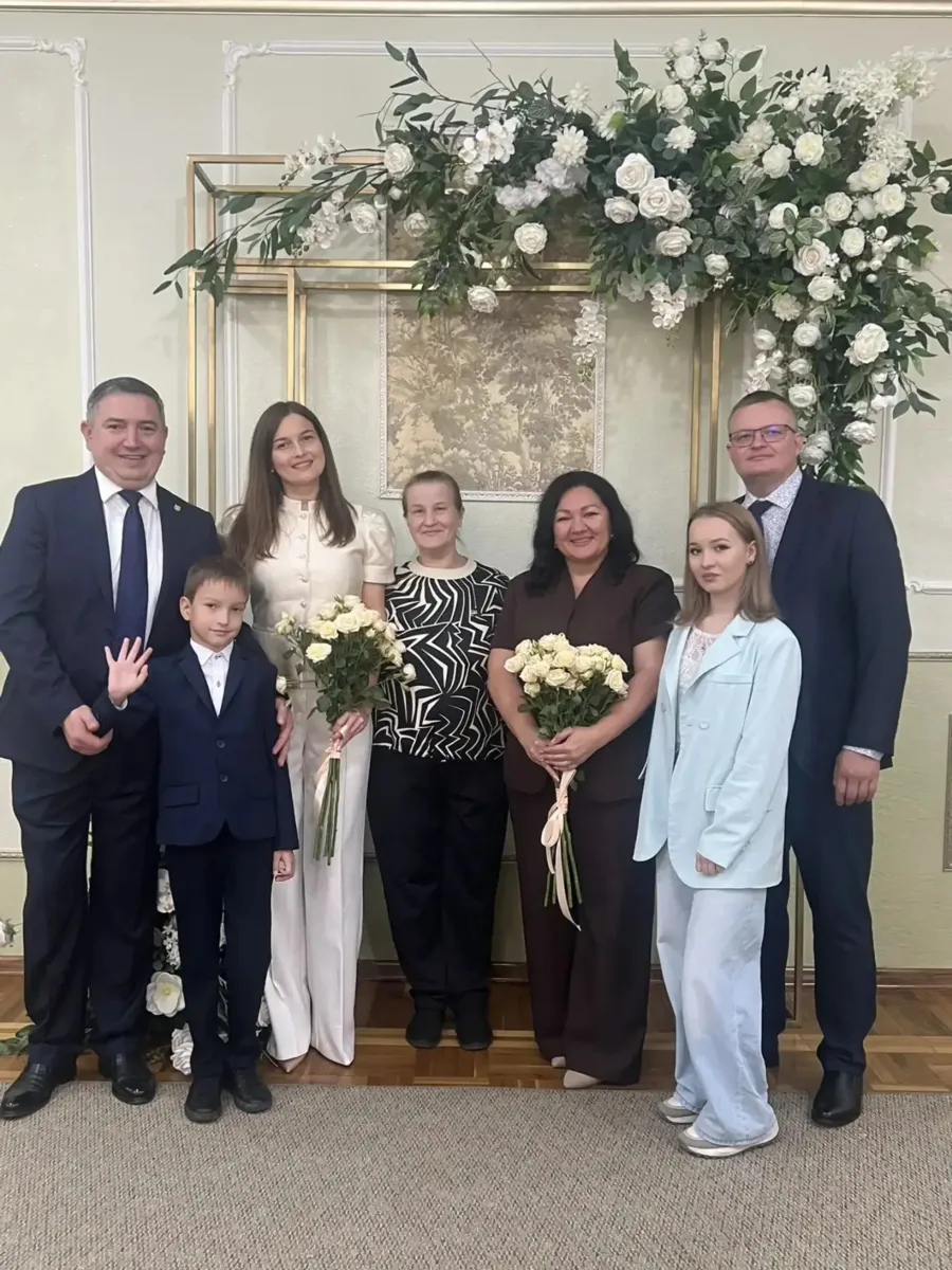 💍 Две семьи, одна история: в Батайске чествовали супругов-юбиляров