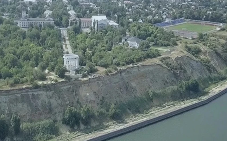 Жители Цимлянска отмечают 65-летие родного города и принимают поздравления