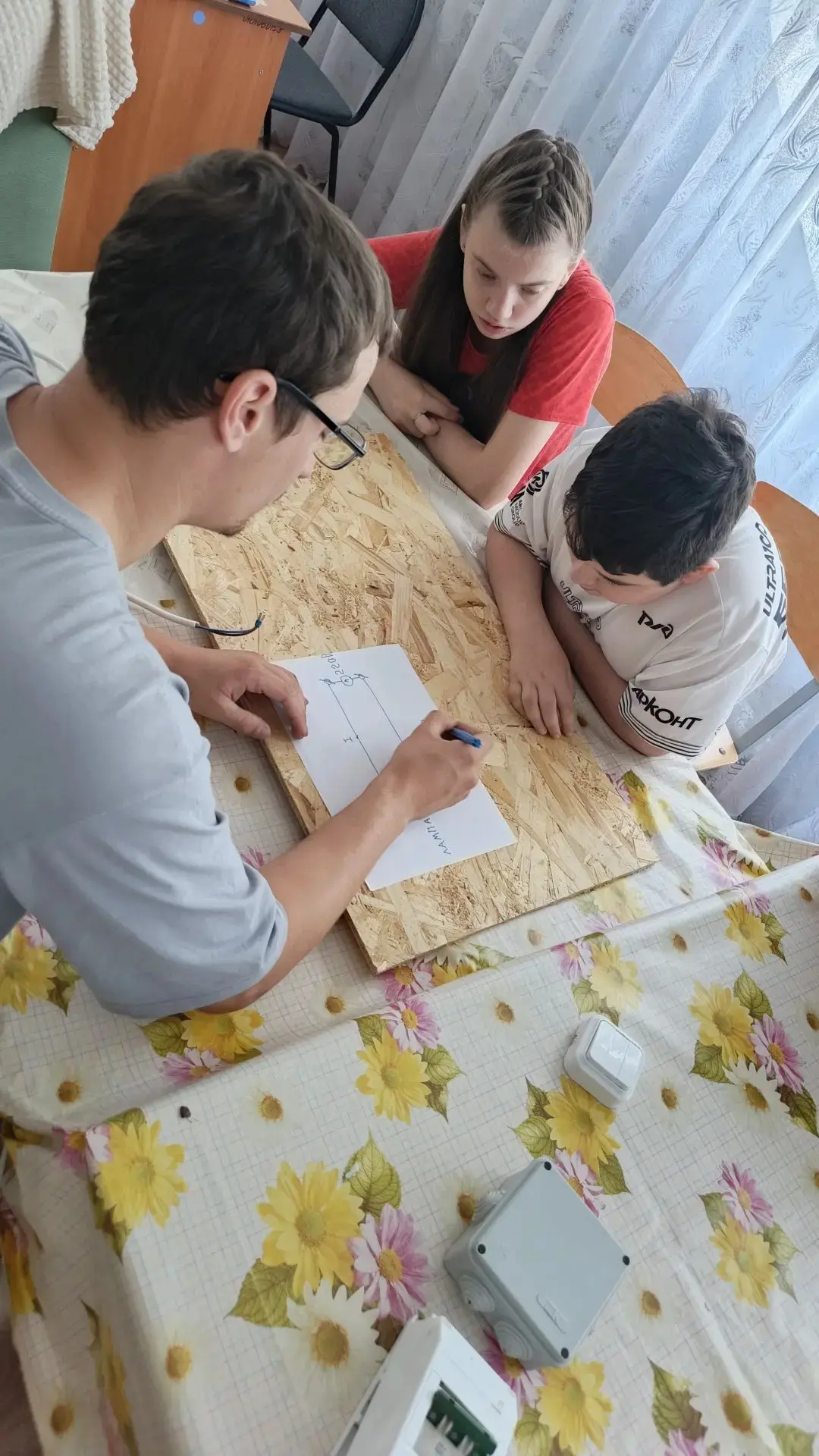 🛠Электромонтаж: старт с РусГидро! 
Сегодня состоялось первое вводное занятие по электромонтажу с пр