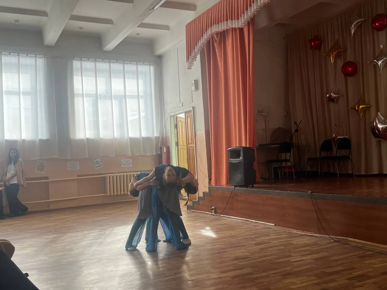 🎤 ФевроМарт — Отвага + Нежность 🌸  Сегодня наша школа стала настоящим праздником двух сердец: мужест