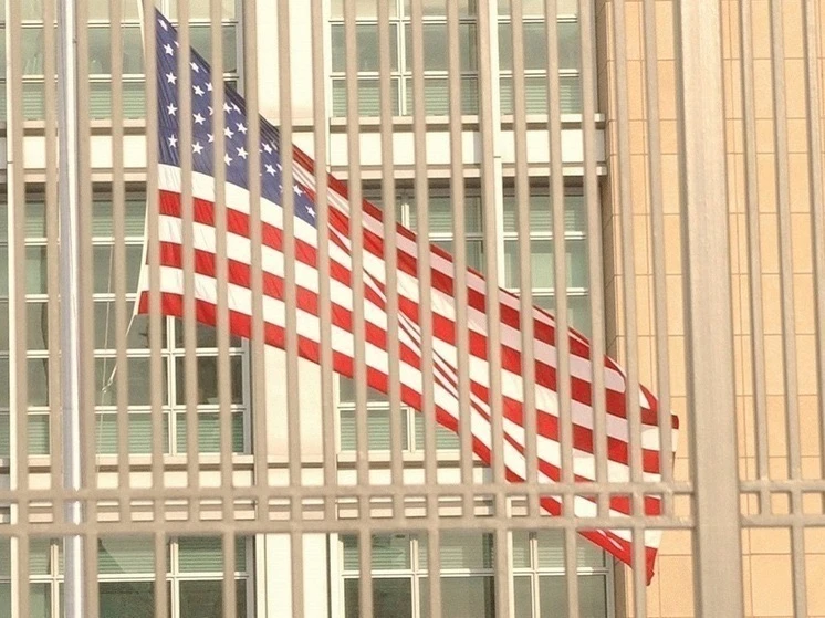 🗣️Президент Мексики раскритиковала поведение посла США и посоветовала ему соблюдать ме...
