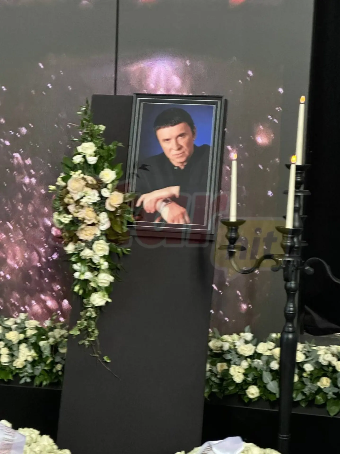 Когда хозяйка сказала, что вы идете на мероприятие, но не уточнила на какое.