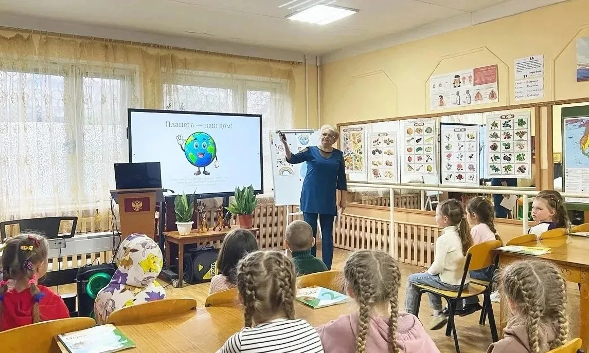 На основании приказа Временно исполнителняющего обязанности министра образования и науки Запорожской