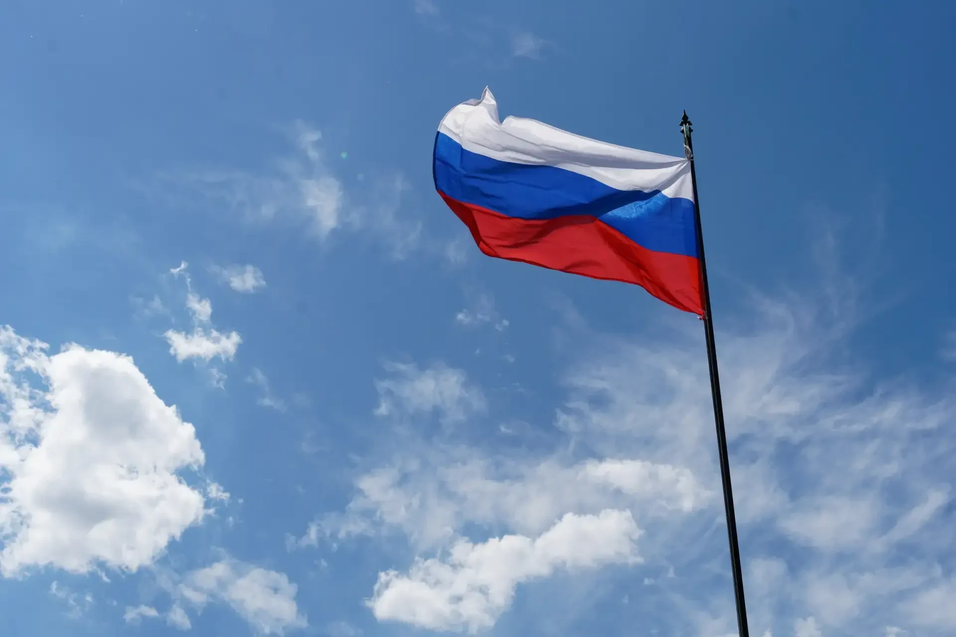 Перед Днём Государственного флага волонтёры Победы и сотрудники Благодарненского центра...
