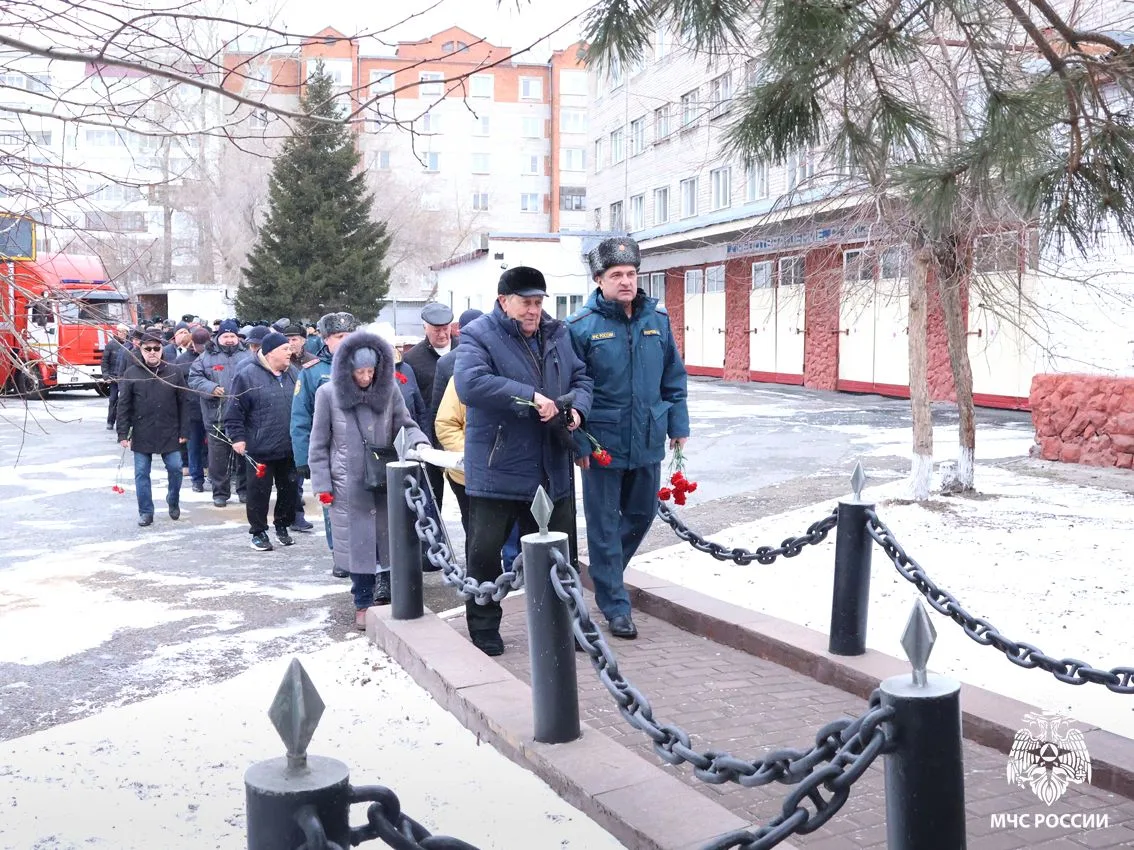 🤝Томские спасатели почтили память погибших товарищей   В последнюю пятницу апреля, начиная с 2013 го