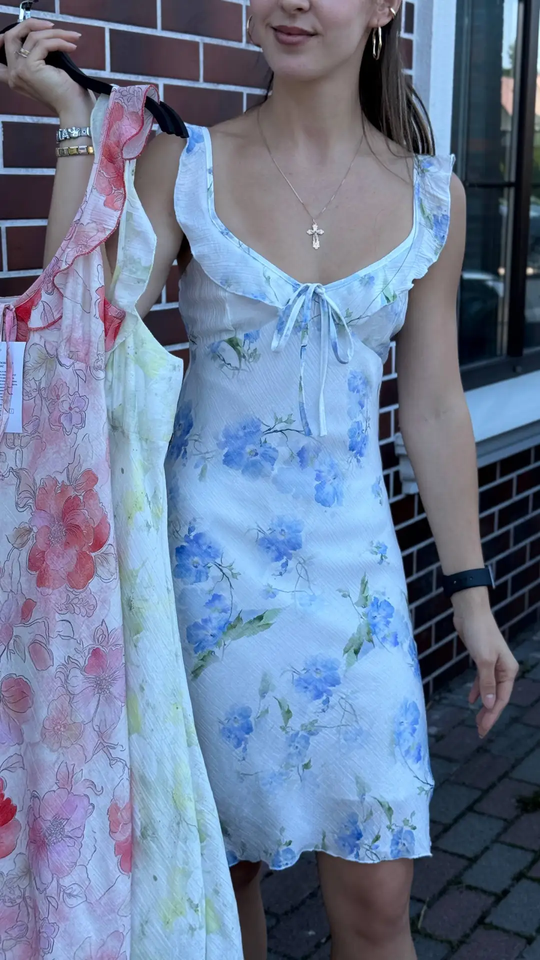 Эти невероятные платья 💔

Новая цена : 2590, 42,44
Оттенки уточняйте по магазинам