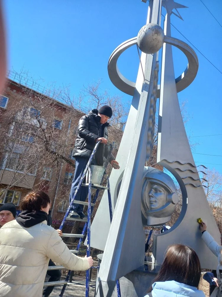 🌍 «Космический субботник»: традиция, которая объединяет! 🌍  ✨Каждый год в канун Дня космонавтики уче