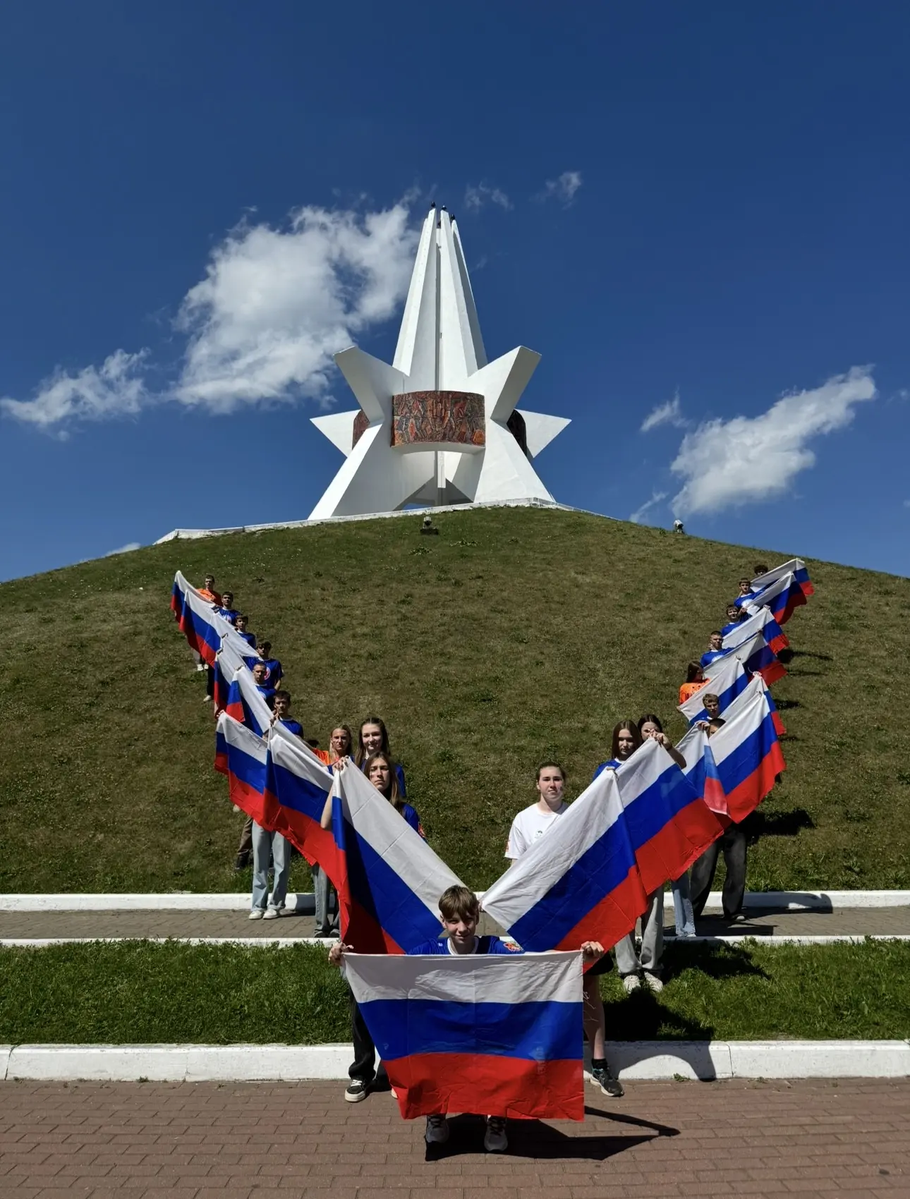 С Днём Государственного флага Российской Федерации! 🇷🇺✨🏆