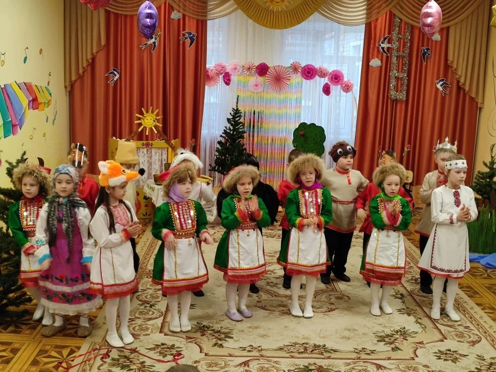 🎭 Сегодня в старших группах «Вишенка» и «Клюковка» состоялись показы марийских народны...