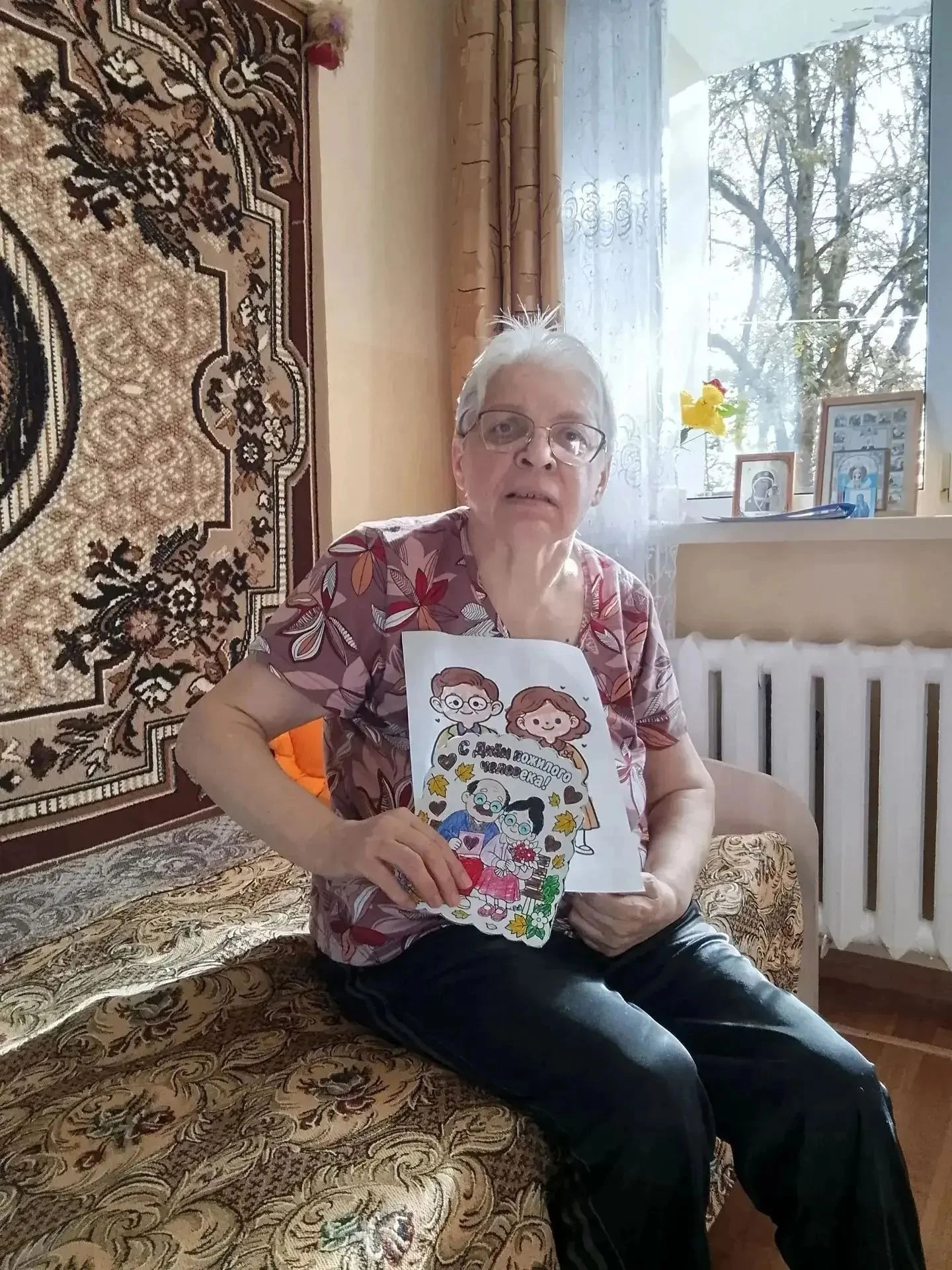 Мятлевские школьники подарили открытки постояльцам дома-интерната «Двуречье»