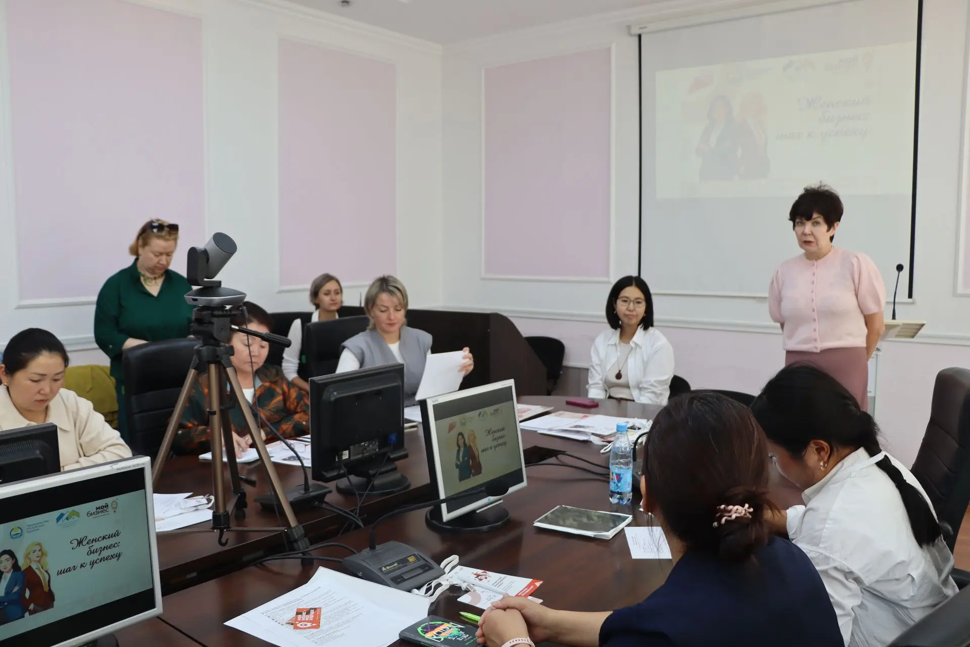 🌸 В Гусиноозерске прошёл семинар «Женский бизнес: шаг к успеху»