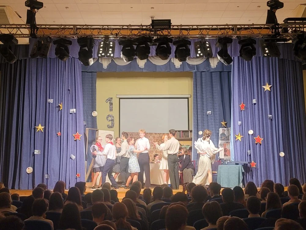 Сегодня у нашего школьного театра «Перспектива» – знаменательный день! 🎭  Состоялась долгожданная пр