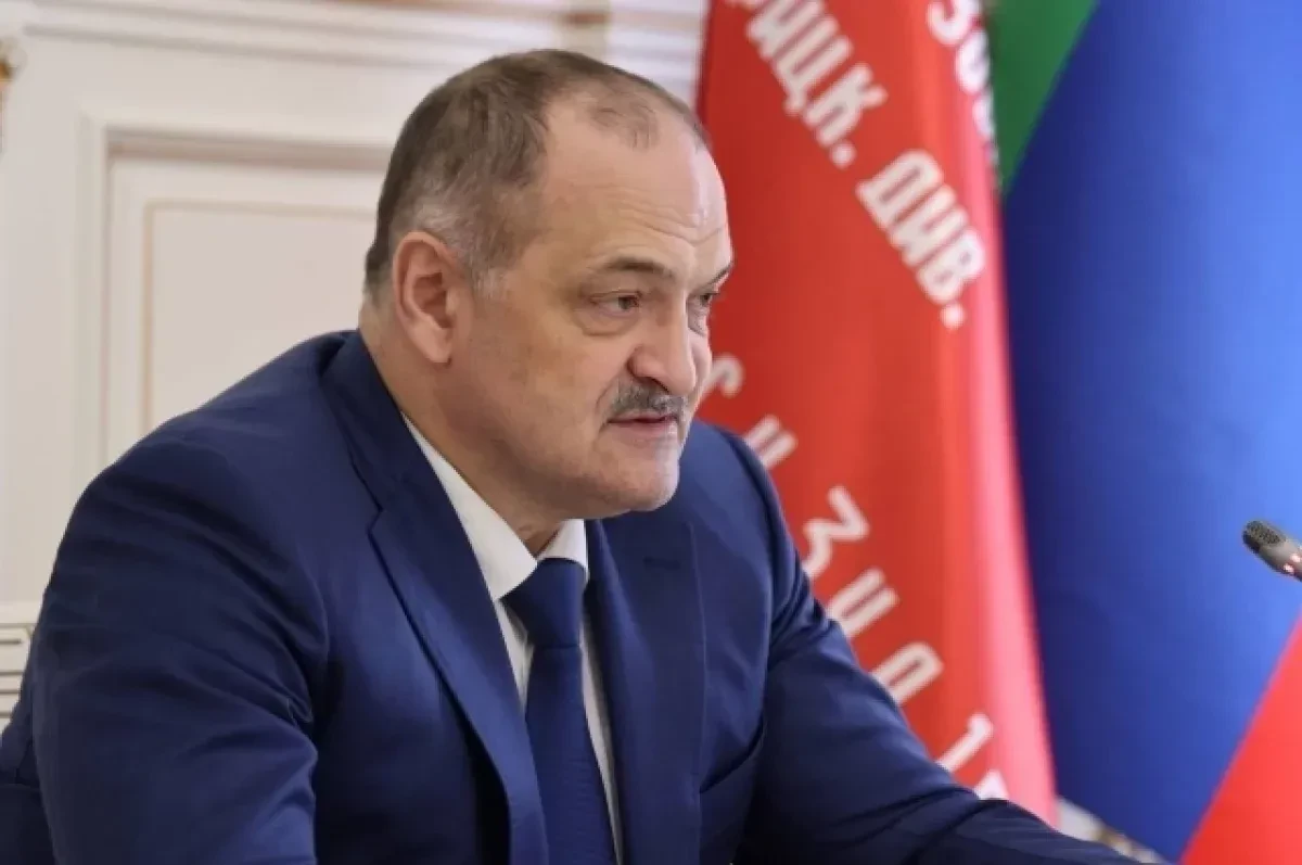 Экс-глава Дагестана Меликов стал сенатором от Брянской области. Он назначен губернаторо...