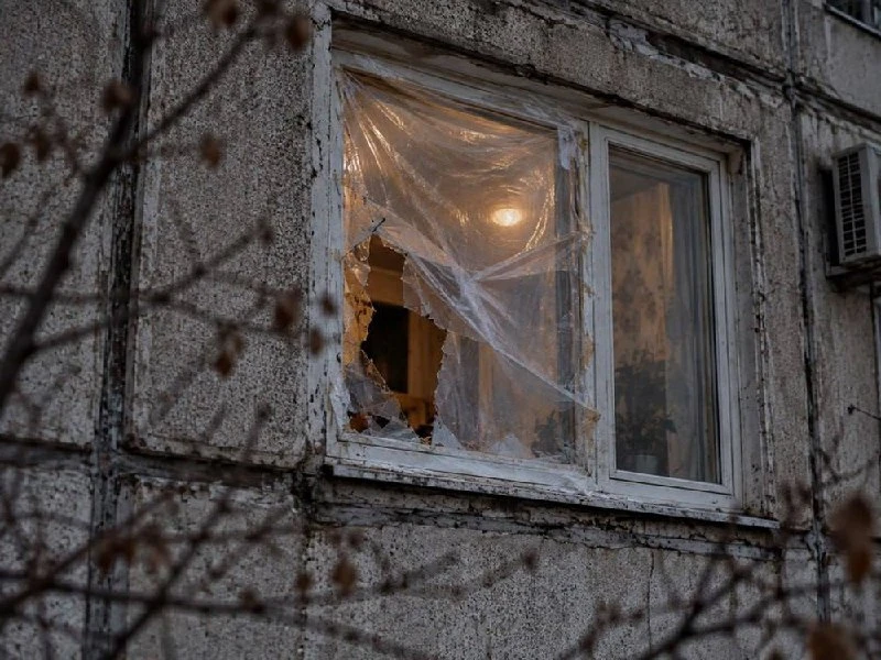 🪟 Воронежцы пожаловались на холод и выбитые окна после атаки БПЛА.