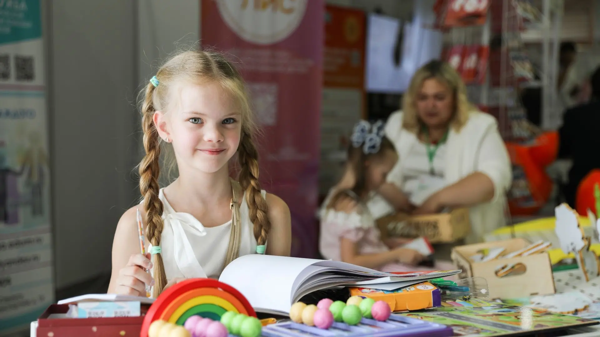 На Соборной площади Саранска завершилась просветительская выставка «Здравствуй, школа!»