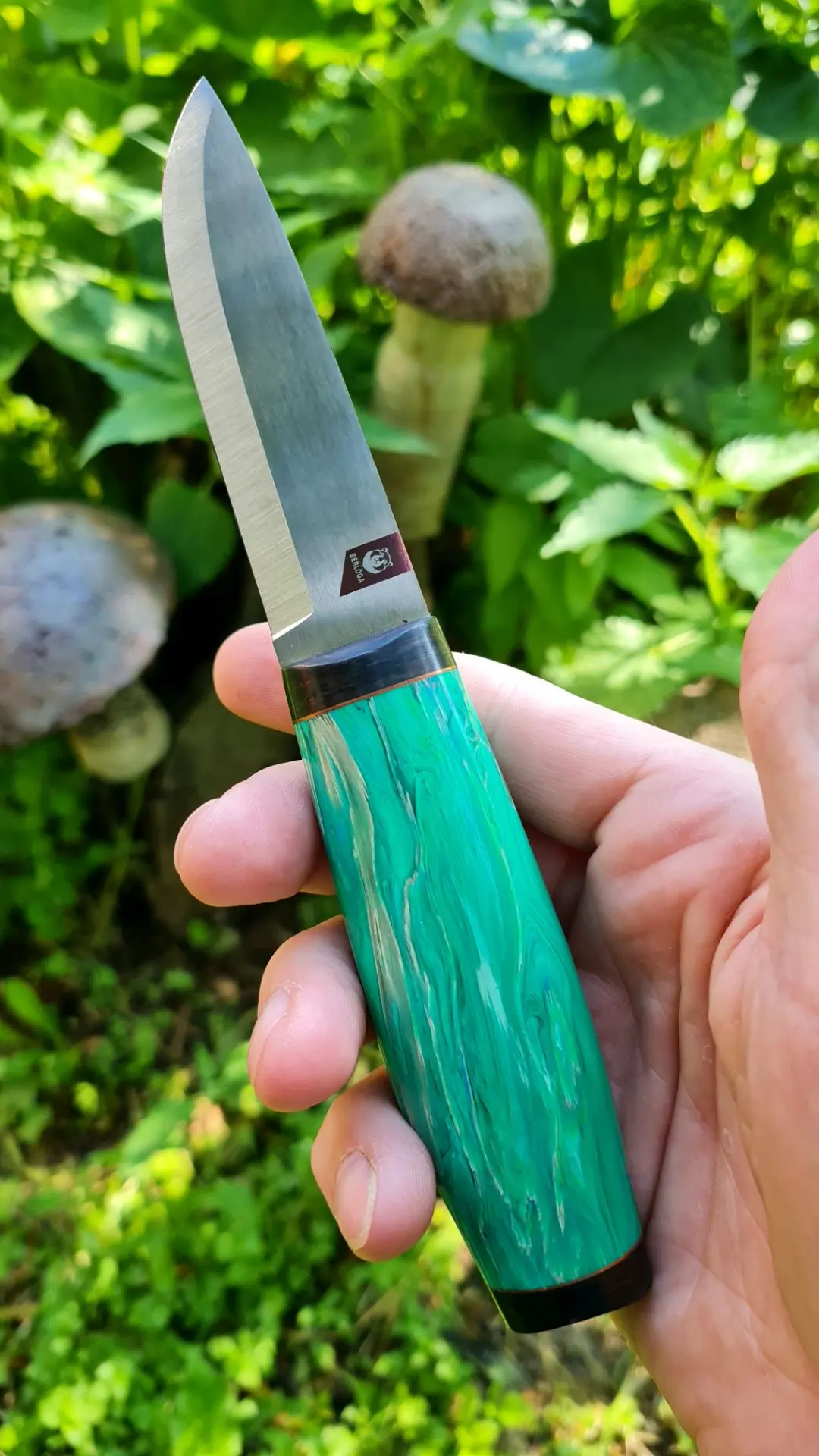 Что тут говорить? Варя — это Варя 🔥🔪

Рукоять очень удобно ложится в руку, и соответственно, работ