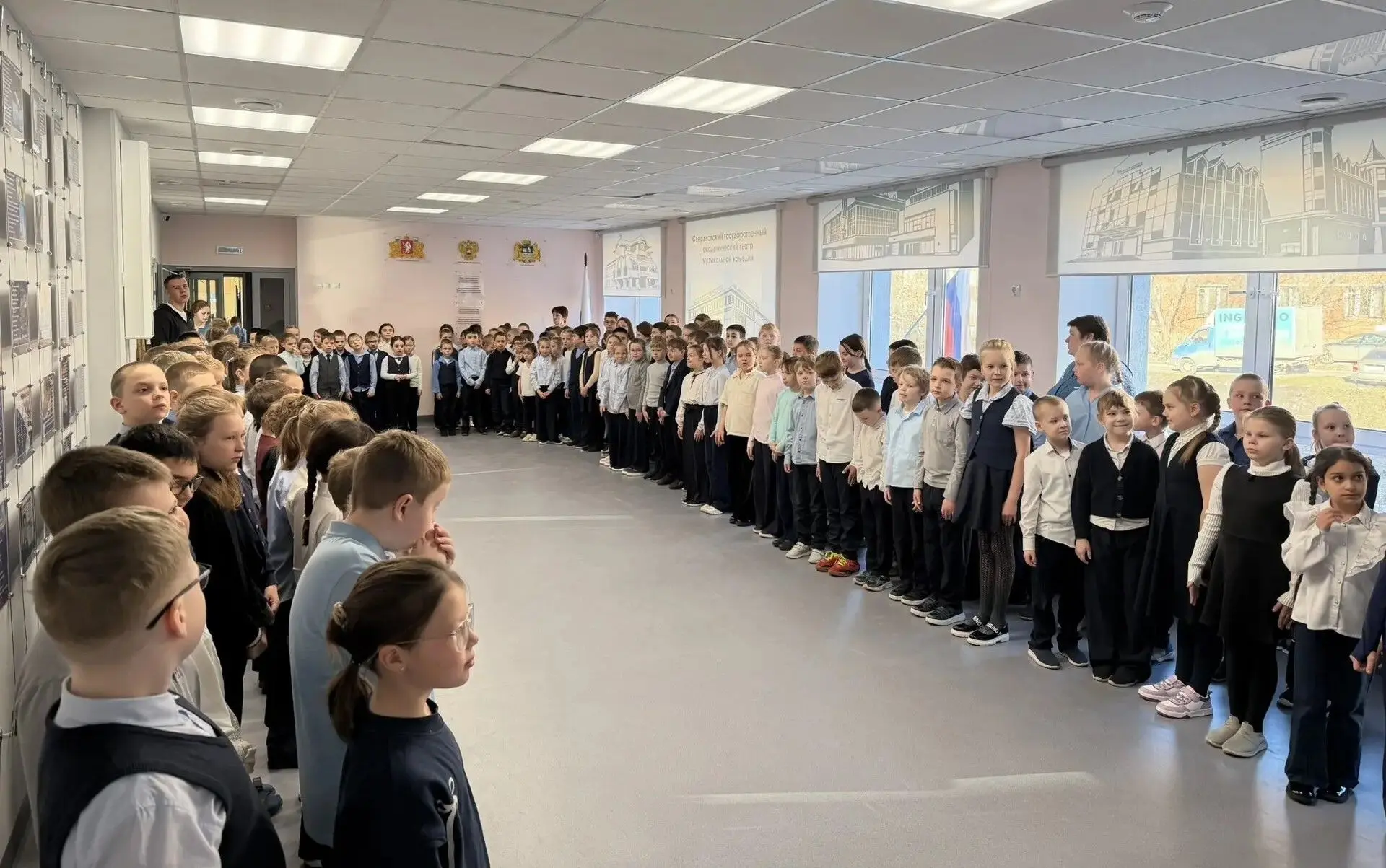 🚀 3 ... 2 ... 1 ... Поехали! 🚀  Сегодня в нашей школе прошли линейки, посвященные открытию Недели ко